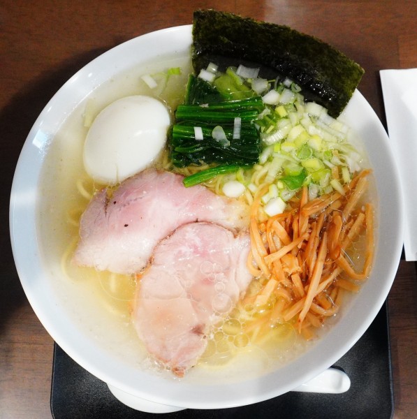 「【限定】三つ由の塩らーめん＋半熟卵＋ビール」@三つ由の写真