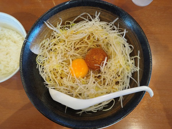 「マーラーそぼろ入りねぎ玉中華そば（ライス付き）」@幸楽苑 上泉店の写真