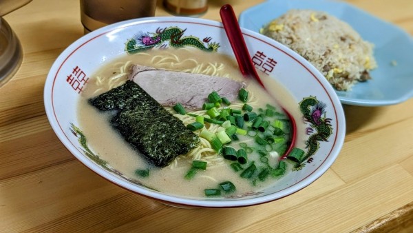 「ラーメン半チャーハンセット（850円）」@博多ラーメン 和の写真
