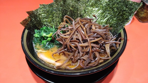 「ラーメン(味濃いめ･麺硬め)+海苔･キクラゲ」@環2家 蒲田店の写真