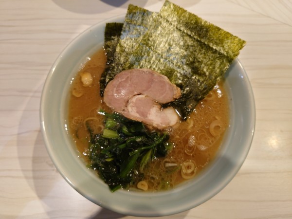 「醤油ラーメン¥780＋ライスサービス」@横浜家系らーめん 武虎家 綱島店の写真