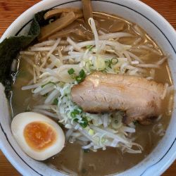 多賀らあめん 890円