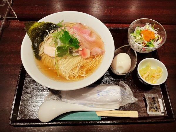 「真鯛清湯そば＋塩煮卵＋茶漬け(白)」@週末麺処 らくらひとしなの写真