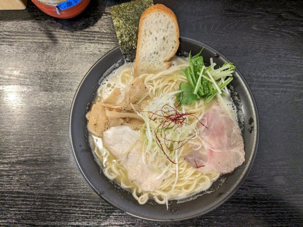「濃厚鶏白湯 醤油 麺大盛(1,150円)」@上気元 いただきの写真