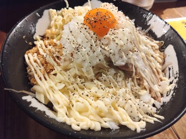 「まぜそば小＋タマネギ」@ラーメン豚珍の写真