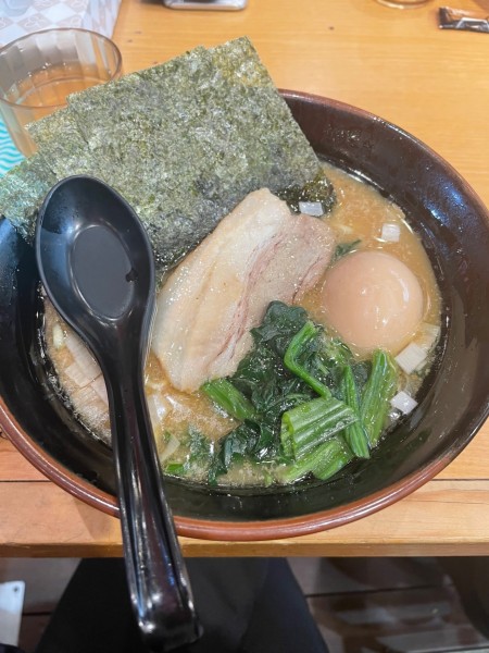 「半熟煮卵ラーメン」@家系らーめん 西鎌家の写真