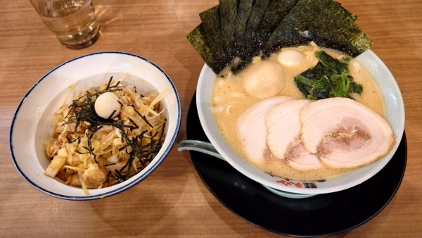 「MAXラーメン 1030円 + ネギチャ丼 280円」@町田商店 鶴ヶ島店の写真