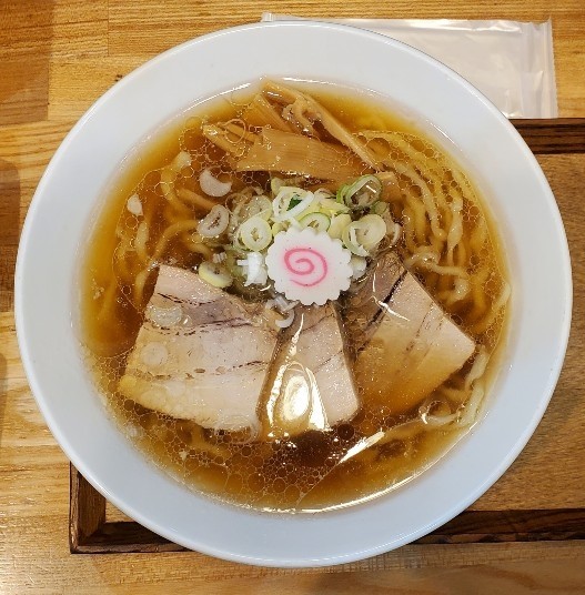 「手揉みしょうゆ中華そば」@自家製中華そば 麺の虜の写真