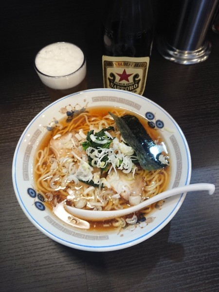 「瓶ビール ＋ ラーメン」@えーちゃん食堂の写真