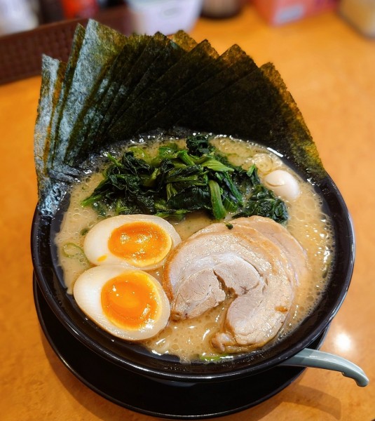 「MAXラーメン」@横浜家系ラーメン 野白家 江南店の写真