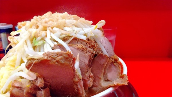 「#小ラーメン豚入り #ニンニクヤサイアブラ #1000円」@ラーメンタロー 五反田の陣の写真