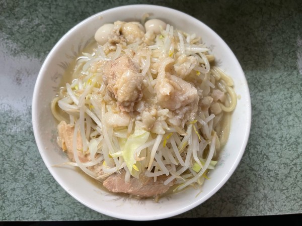 「小(¥1,000) うずら(¥100)」@ラーメン二郎 新宿小滝橋通り店の写真