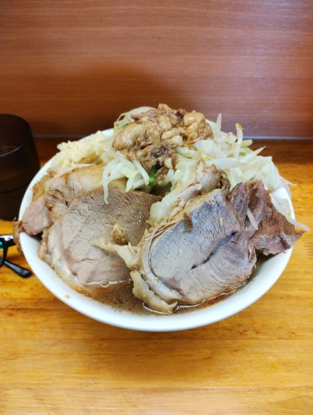 「小ラーメン+ぶたダブル　1140円」@ラーメン二郎 立川店の写真