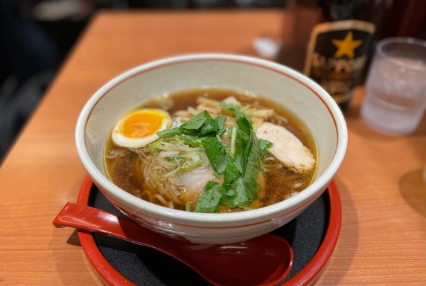 「石臼挽き中華そば ¥950」@富良野 とみ川 東京ラーメンストリート店の写真
