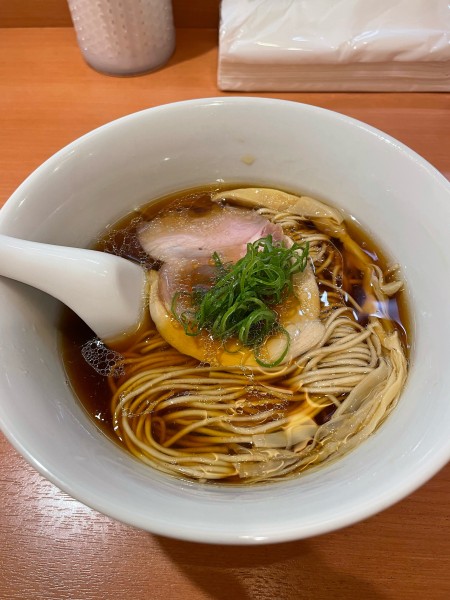 「醤油ラーメン」@らぁ麺 はやし田 池袋店の写真