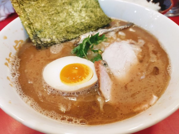 「煮干豚らーめん」@らーめん 谷瀬家 新橋店の写真