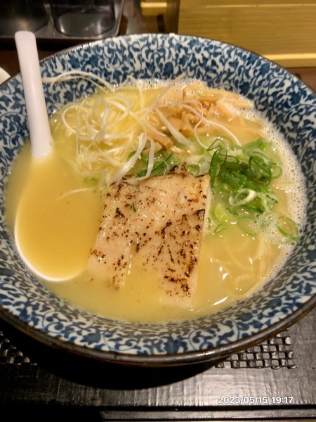 「濃厚鶏そば」@ブラウンの写真