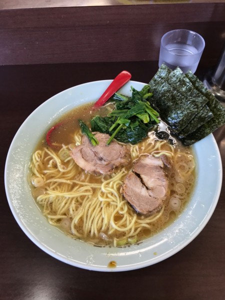 「ラーメン中盛  900円⇒850円（本日のサービスラーメン）」@ラーメンショップ 二ツ橋店の写真
