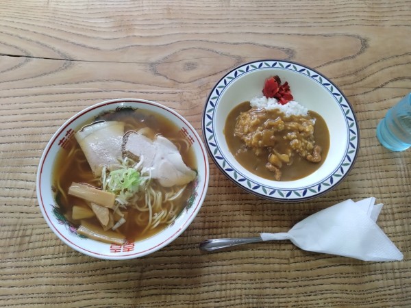 「中華そば 650円、ミニカレー330円」@原食堂の写真