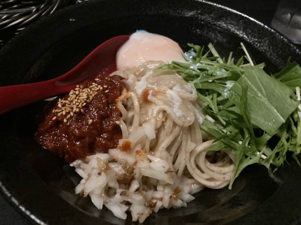 「旨辛混ぜ麺」@混ぜ麺 岡やまの写真