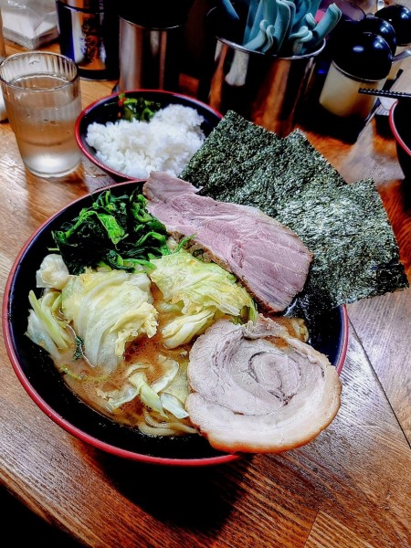 「ラーメン+キャベツ」@麺家 紫極の写真