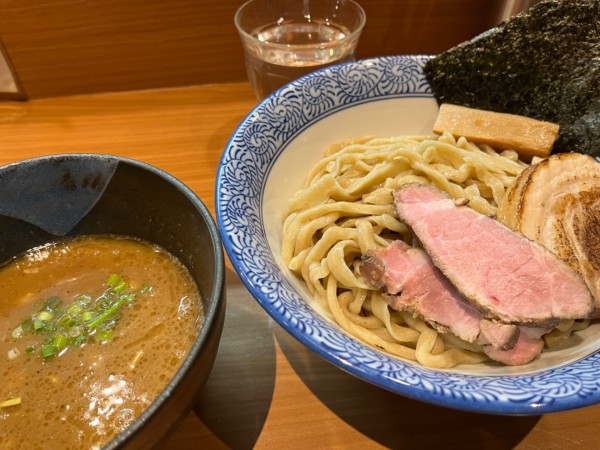 「豚×鶏×牛の手揉み極太つけめん」@麺処 ほん田 東十条店の写真