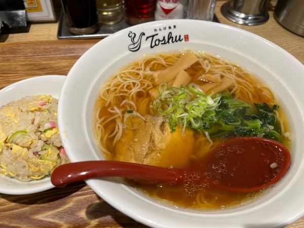 「ラーメン＋半チャーハン」@れんげ食堂 Toshu 新逗子店の写真