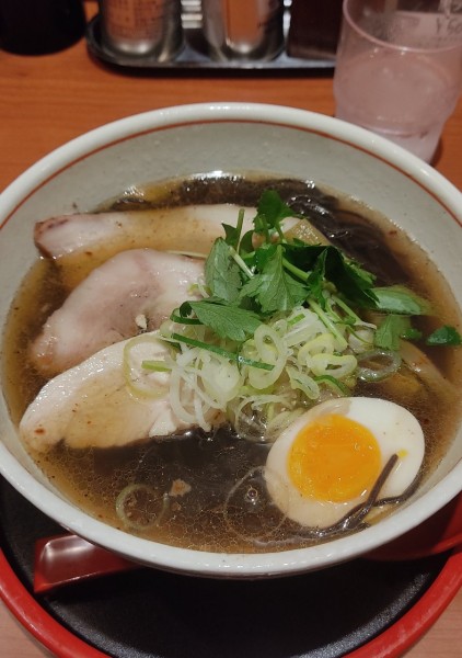 「焙煎小麦塩中華」@富良野 とみ川 東京ラーメンストリート店の写真