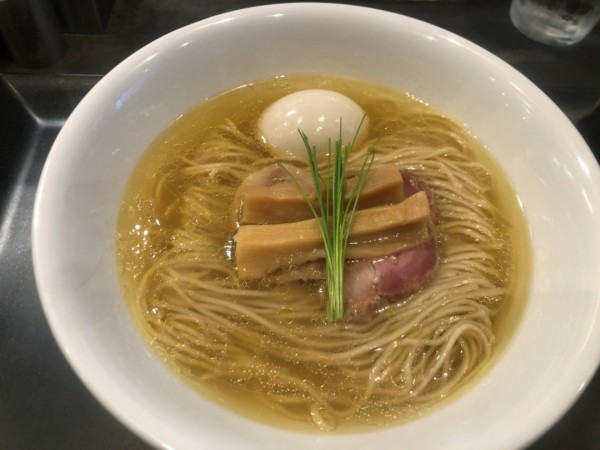 「塩鶏そば」@らぁ麺 やまぐちの写真