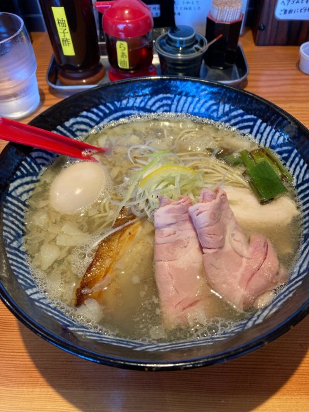 「特濃極み煮干し+味玉+肩ロースチャーシュー」@醤和堂の写真