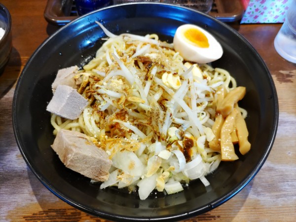 「油そば·半ライス·刻みネギ増し増し」@ラーメン専門店ゆうひ屋の写真