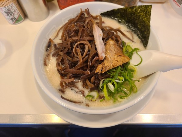 「キクラゲラーメン」@博多天神 新宿東口駅前店の写真