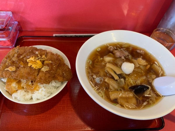 「カツ丼とうまにそばセット」@中華料理 東東の写真