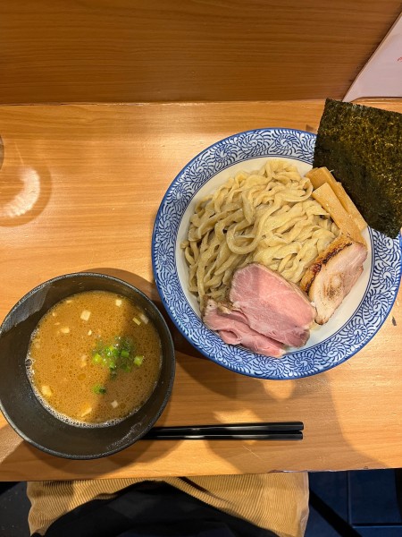 「【特別営業】豚×鶏×牛の手揉み極太つけめん + 中盛」@麺処 ほん田 東十条店の写真