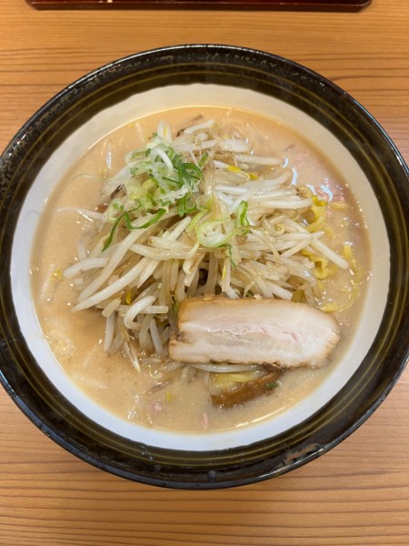 「味噌ラーメン880円」@いと井 東京ラーメン横丁店の写真