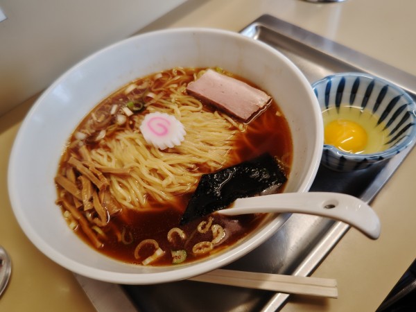 「中華そば並（1.5玉）８５０円＋たまご５０円」@中華そば 大咲の写真