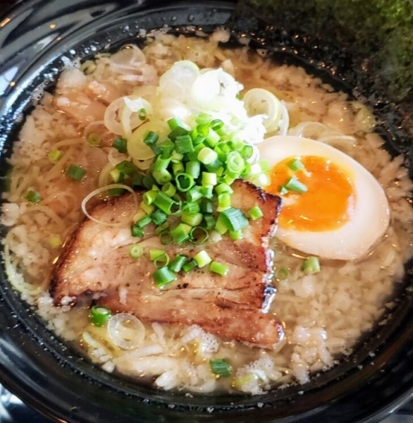 「まぐろラーメン ９００円」@Dining Bar さかいの写真