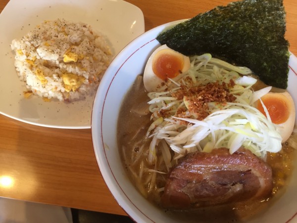 「醤油ラーメン＋半チャーハン＋ネギ【サービス】（1000円）」@大古洞の写真