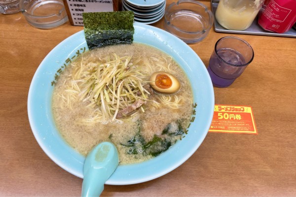 「ネギラーメン 中盛 & 味玉」@ラーメンショップ なまず峠店の写真