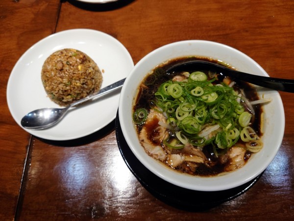 「中華そば(並)＋焼き飯(小)」@中華そば 春夏◯冬の写真