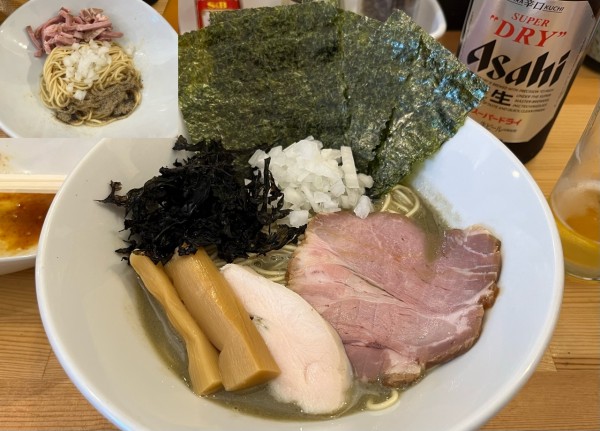 「濃厚煮干らーめん+のり+和え玉（ハーフ）+ビール」@煮干らーめん 川むらの写真