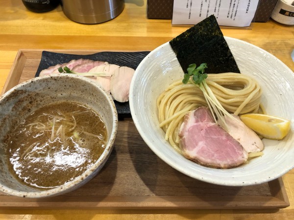 「鶏魚介つけ麺+別皿チャーシューMIX」@MENYA NAKAGAWAの写真