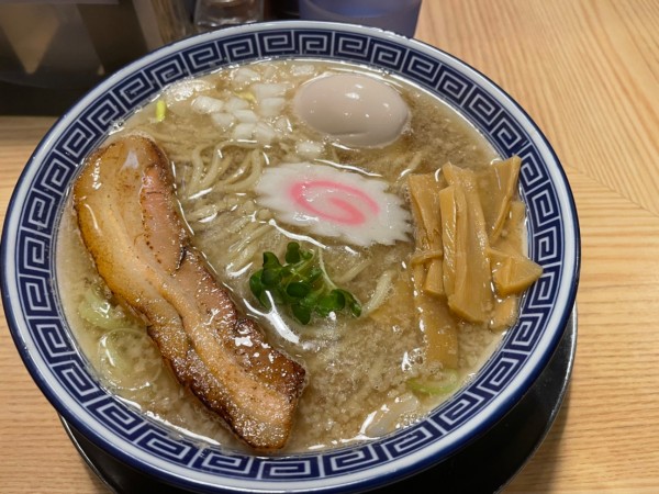「こってり背脂煮干しラーメン」@煮干そば 流。の写真