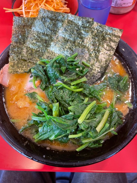 「チャーシュー麺　ほうれん草　辛ネギ」@家系総本山 ラーメン吉村家の写真