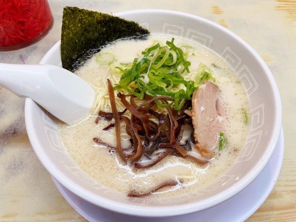 「ラーメン 600円 替玉1」@博多天神 渋谷南口店の写真