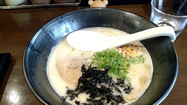 「白豚骨（820円税込）」@自家製多加水極太麺 ISAMIの写真