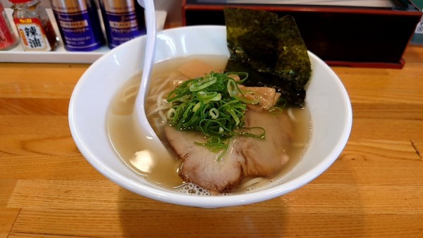 「ラーメン　白」@支那そば しげもとの写真