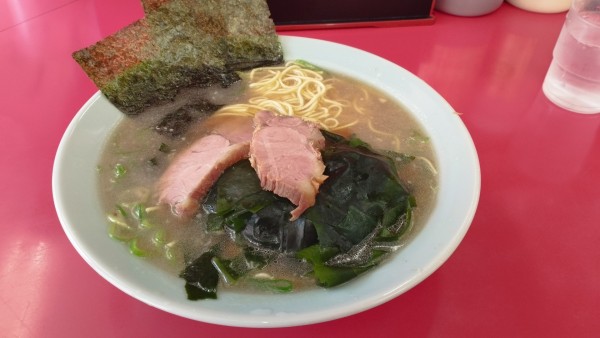 「ラーメン 700円 ワカメ150円」@ラーメンショップ 津久井店の写真