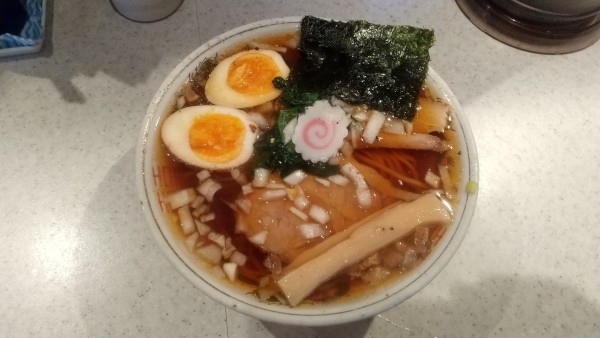 「しょうゆ（麺カタメ）780円、煮玉子120円」@鳥人の写真