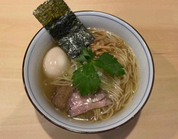 「味玉軍鶏そば（塩）」@麺庭 つむぎの写真